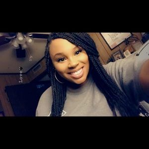 Meet your Posher, Ebony